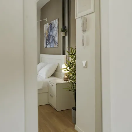 Downtown Tineretului Central Oasis -- New Building -- Self Check-In -- 1Min Metro Station-2